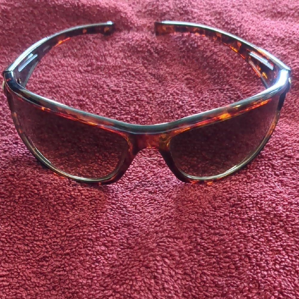 Stylish Tortoise Shell Sunglasses